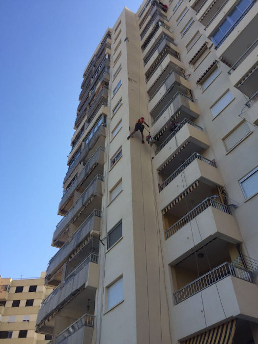 proyecto mantenimiento redes seguridad en balcones de fachada principal, en Complejo Medicalia el puig valencia 3